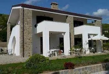 Antonia Country house